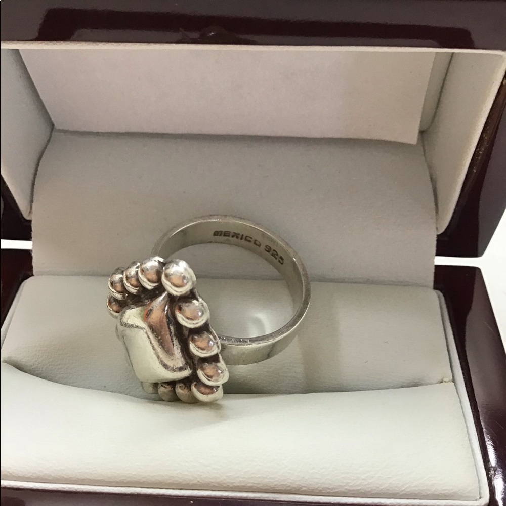 Silver ring - Picture 3 of 6